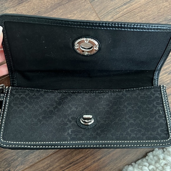 Coach clutch wristlet - Picture 2 of 5